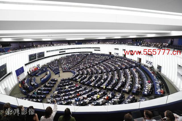 欧洲议会在其法国斯特拉斯堡总部召开会议。图片起头：滂湃影像